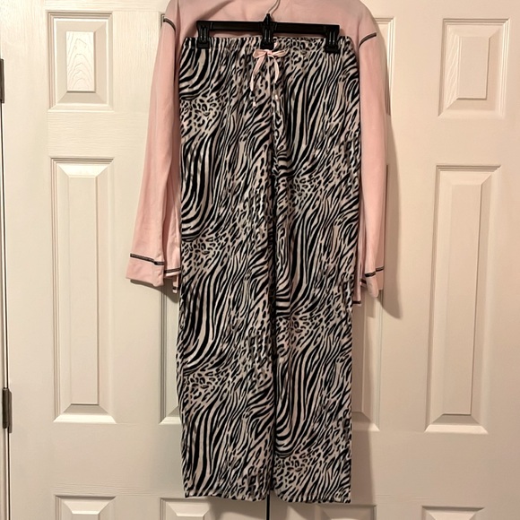 Cuddl Duds NWOT 2 piece Microfleece Top and Bottom Pant Lounge Set - Picture 4 of 9